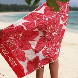 NWT Free People free-est Coastal Wildflower Beach Towel